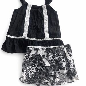 Janie and Jack 2-Piece Set Size 3 | Black Lace Top & Floral Shorts